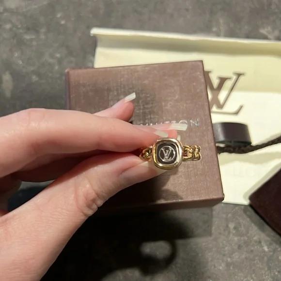 ✨ Louis Vuitton ID Chain Ring - Picture 7 of 10